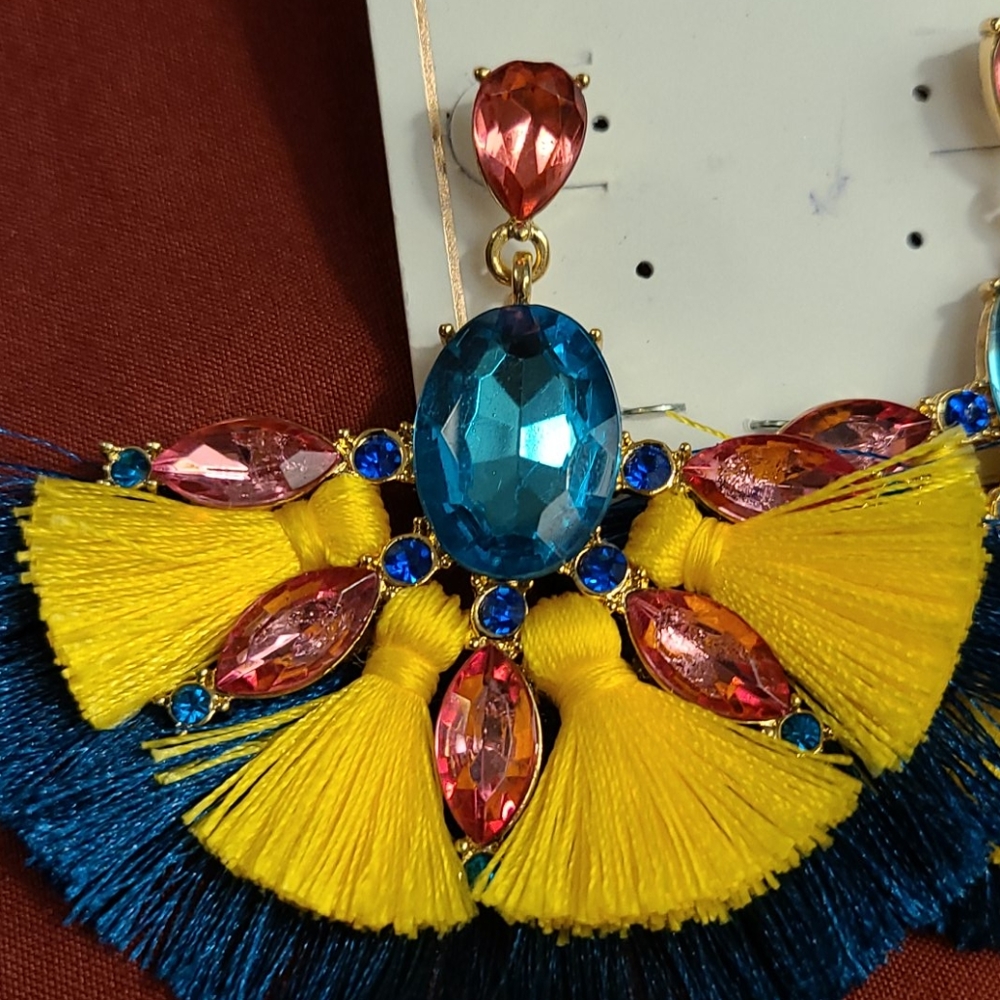 Earrings - Picture 4 of 4